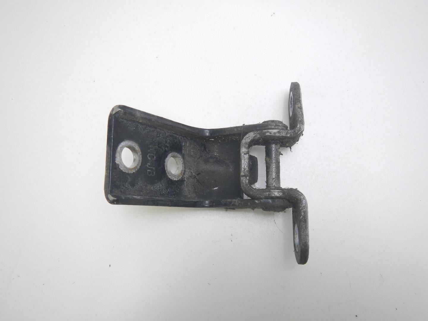 Петля двери задней правой нижняя