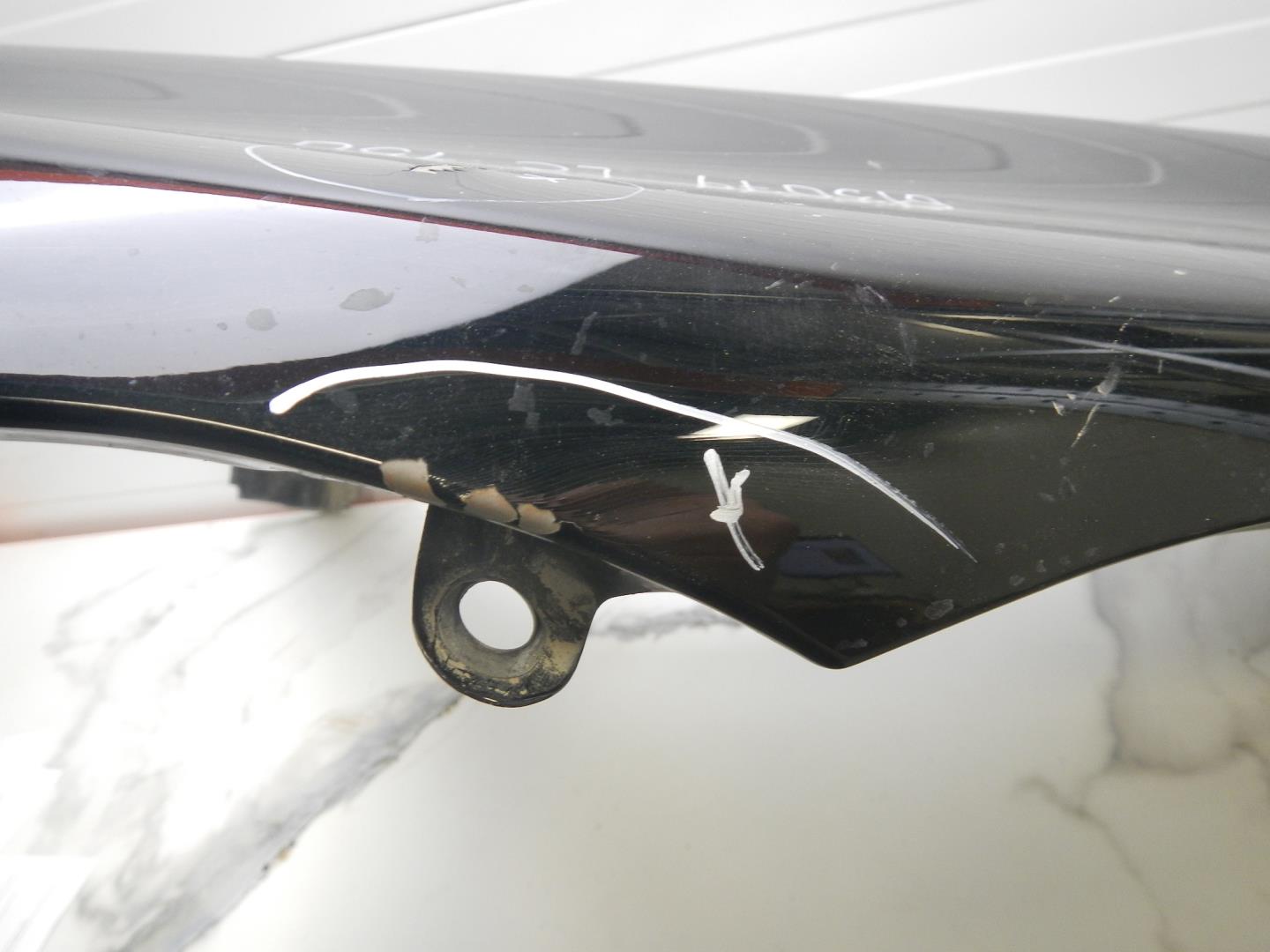 Крыло переднее левое