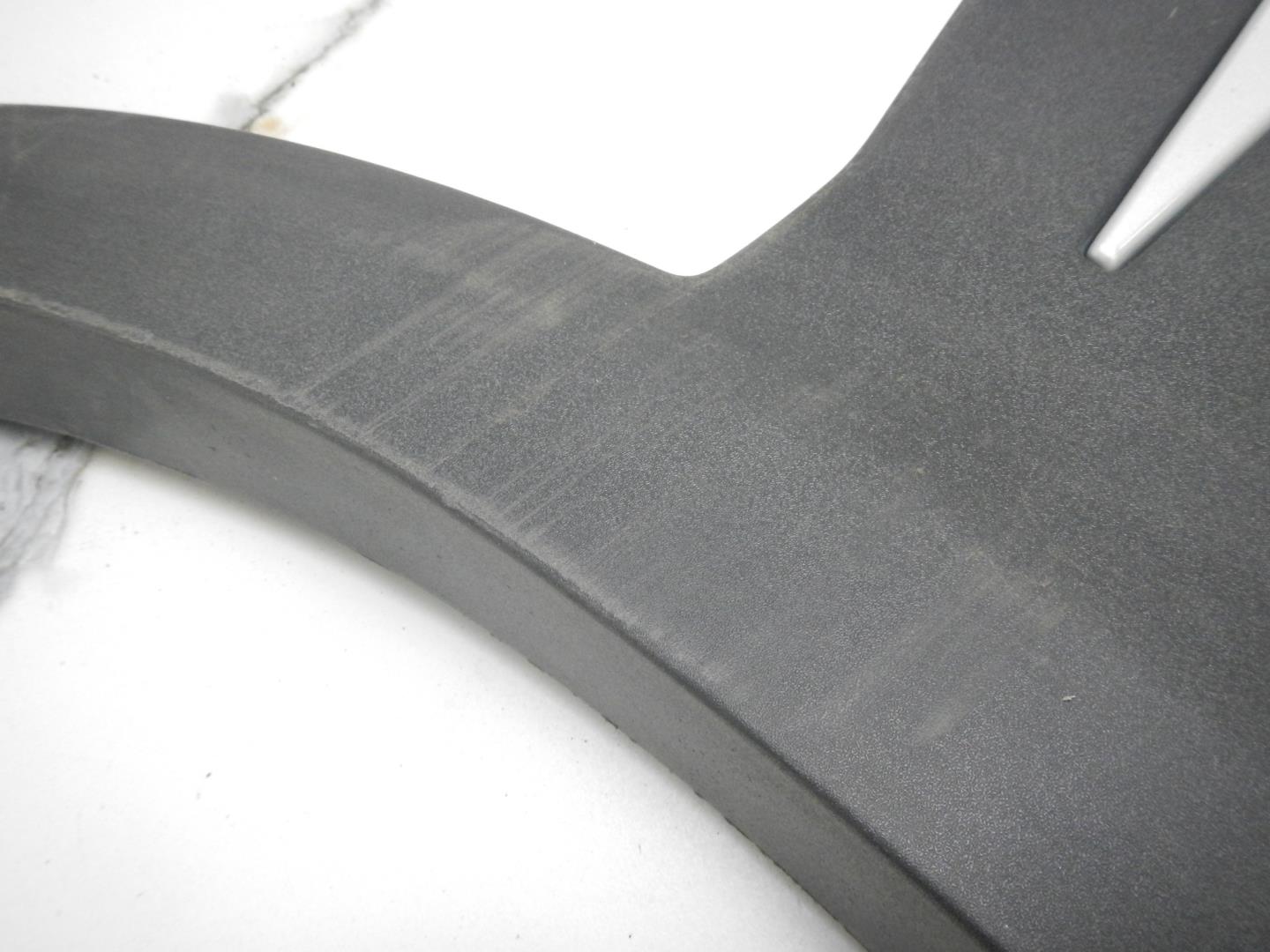 Молдинг задней правой двери