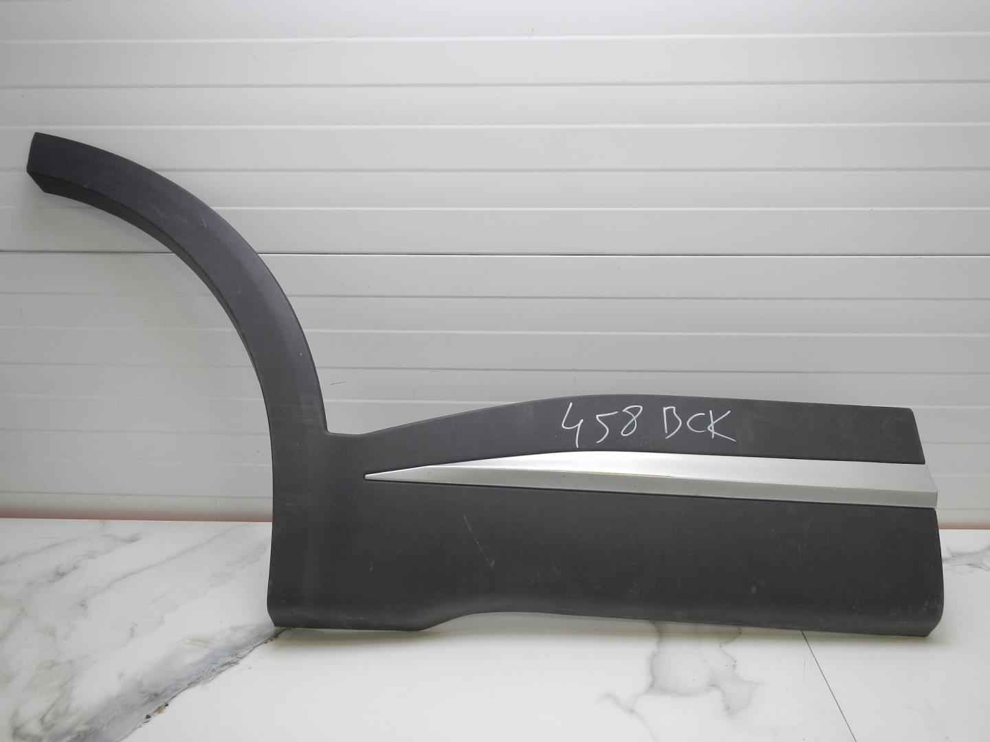 Молдинг задней правой двери