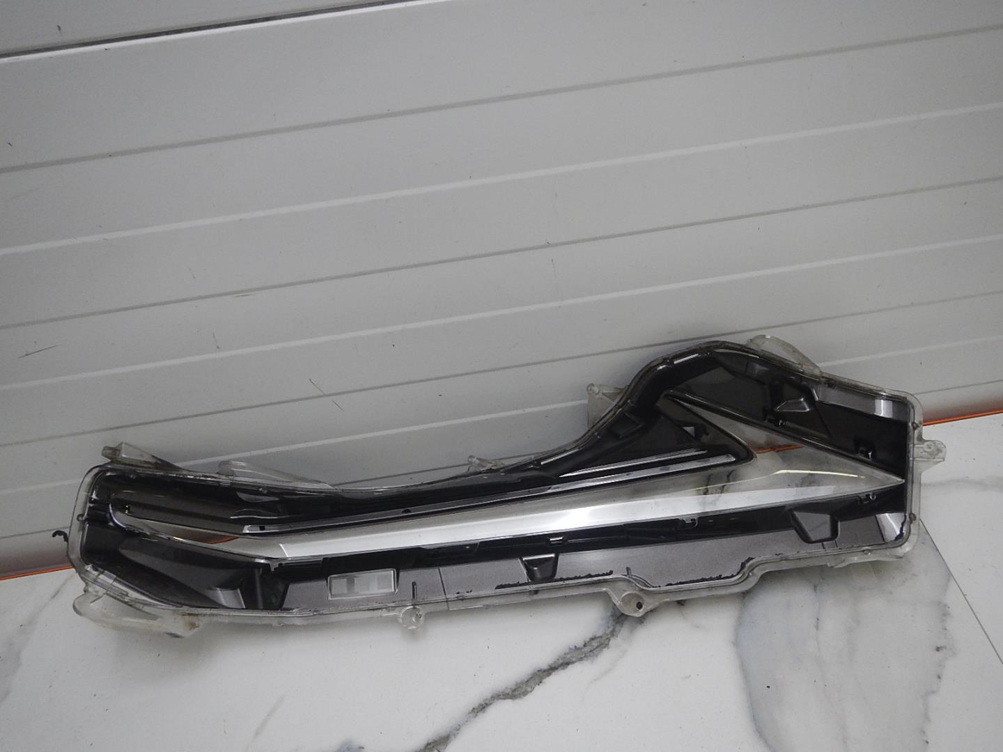 Указатель поворота левый