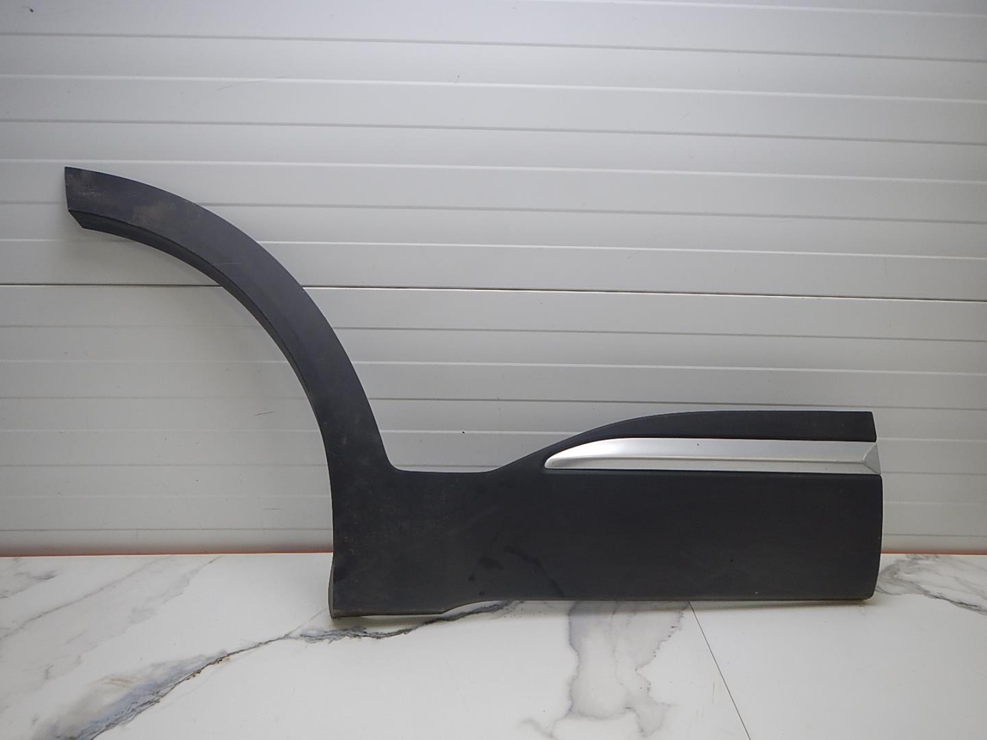 Молдинг задней правой двери