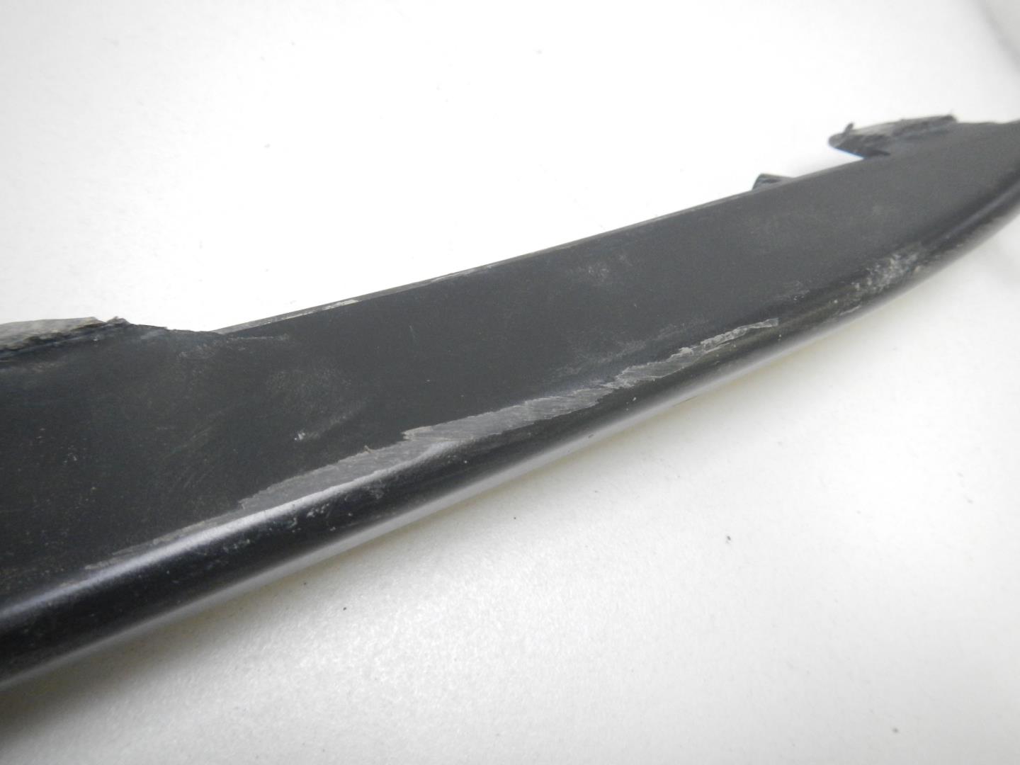 Молдинг переднего бампера левый