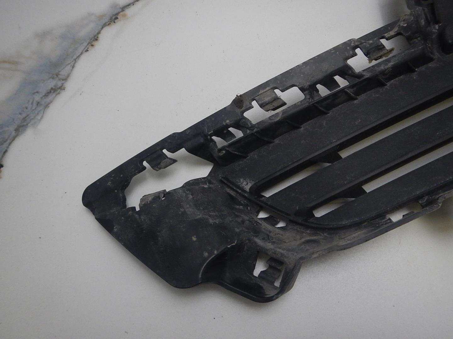 Решетка в бампер левая