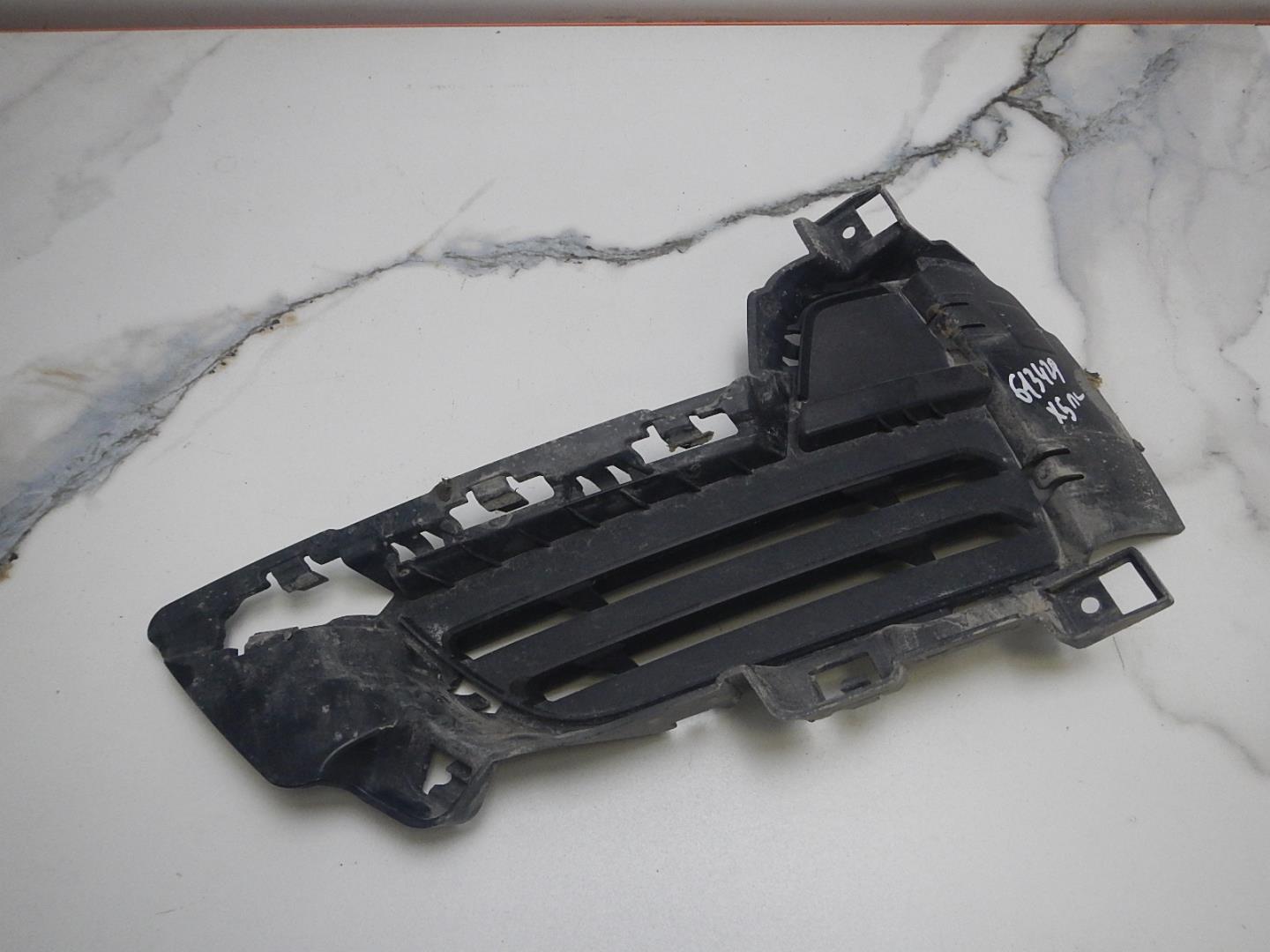 Решетка в бампер левая