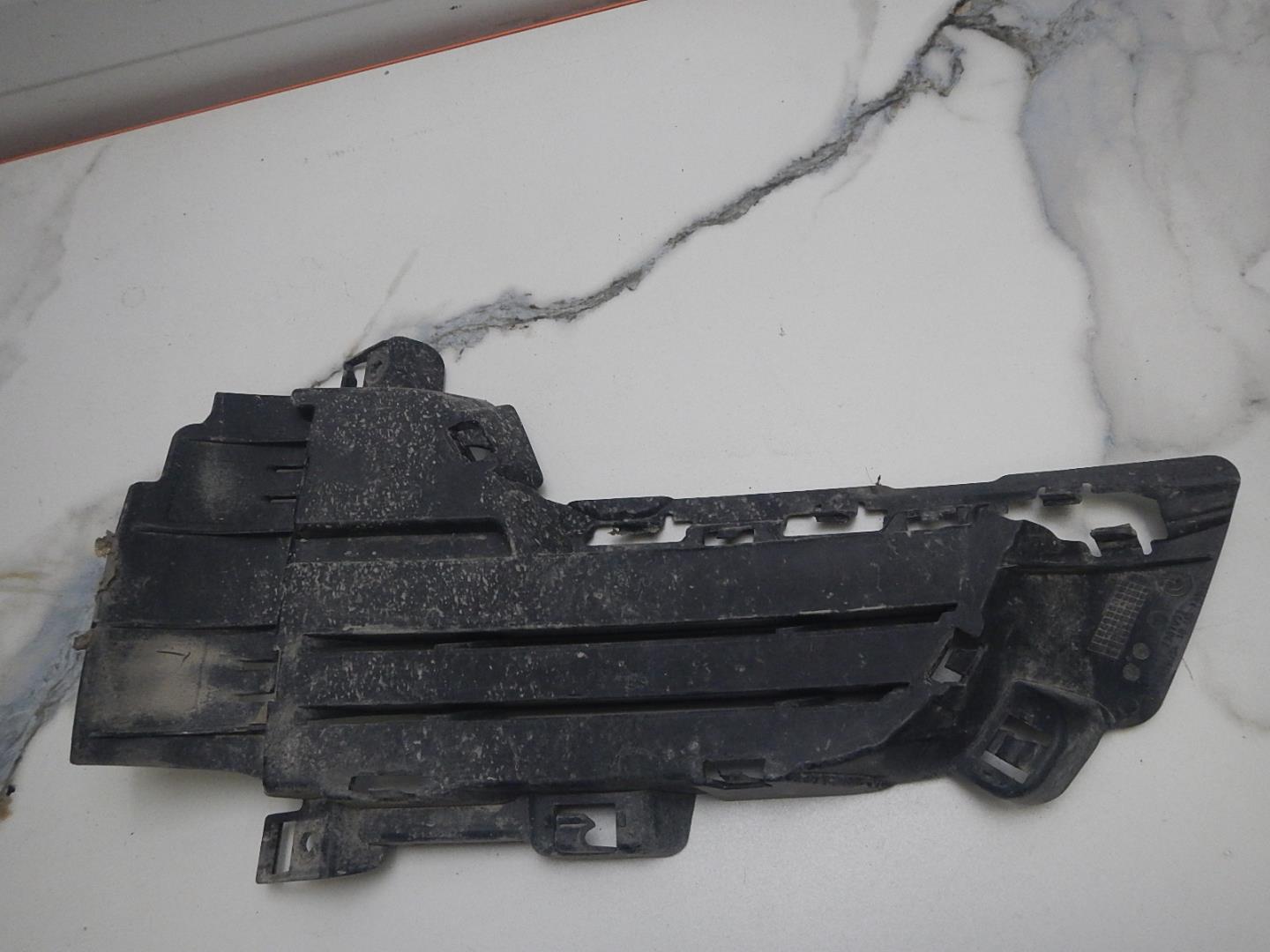 Решетка в бампер левая