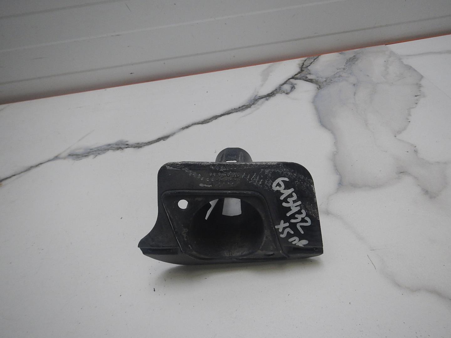 Кронштейн форсунки омывателя фары