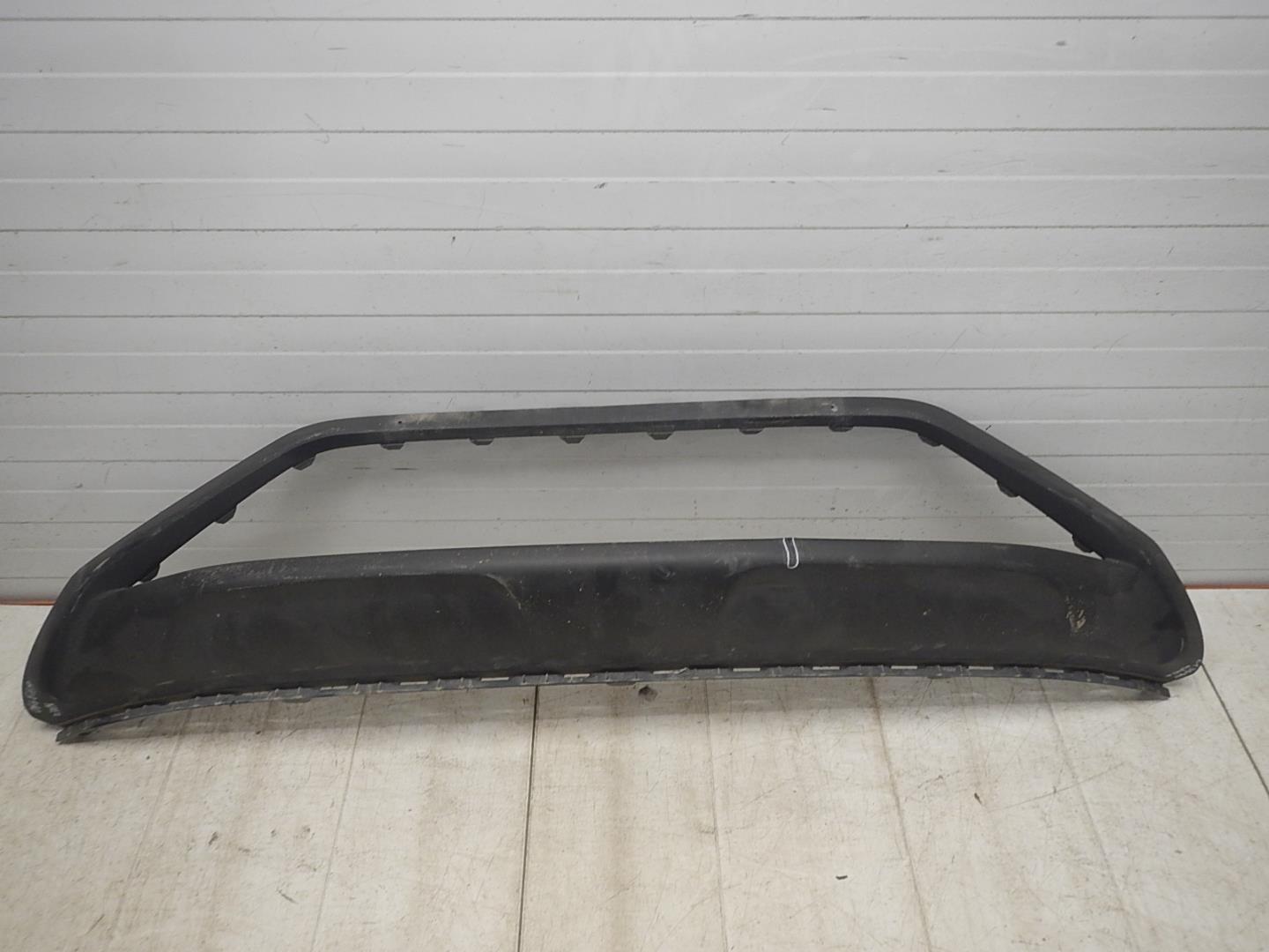 Накладка переднего бампера