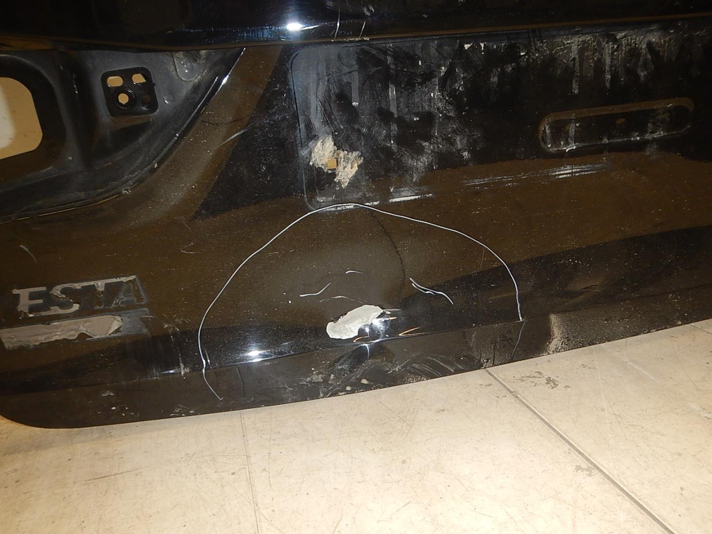 Дверь багажника