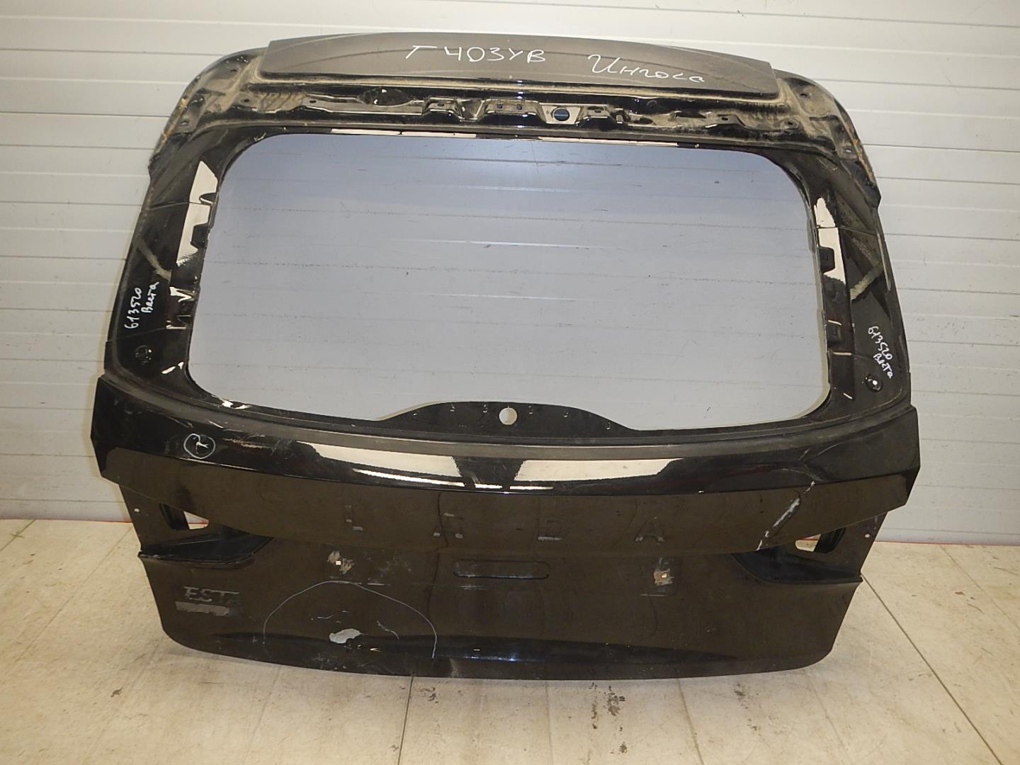 Дверь багажника