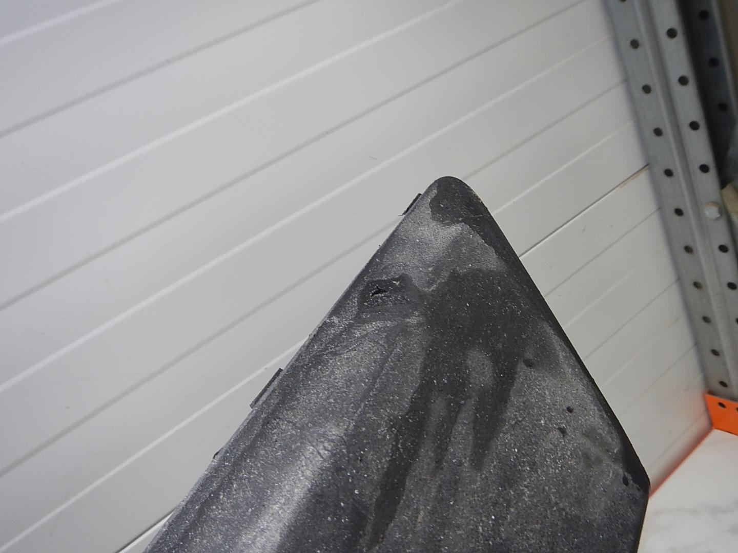 Накладка переднего бампера под номер