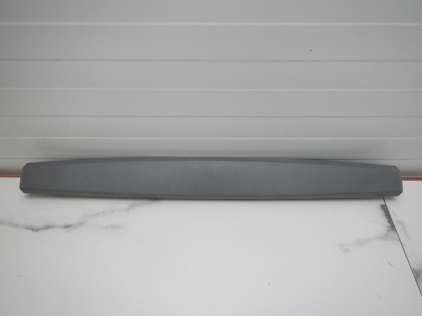 Обшивка двери багажника