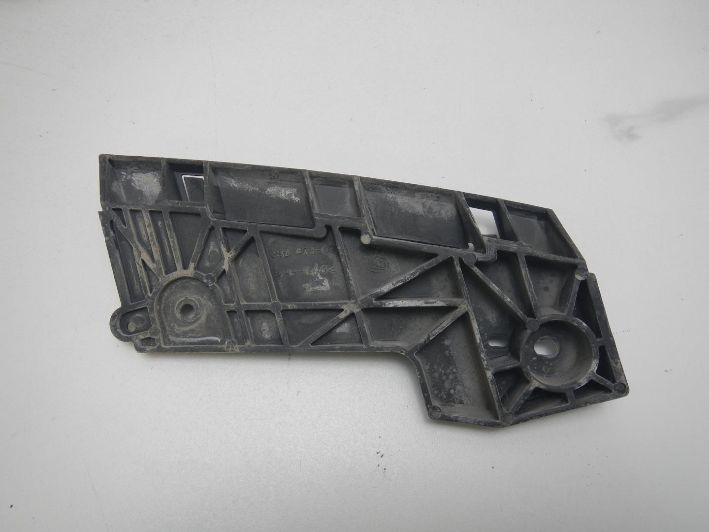 Кронштейн переднего бампера левый