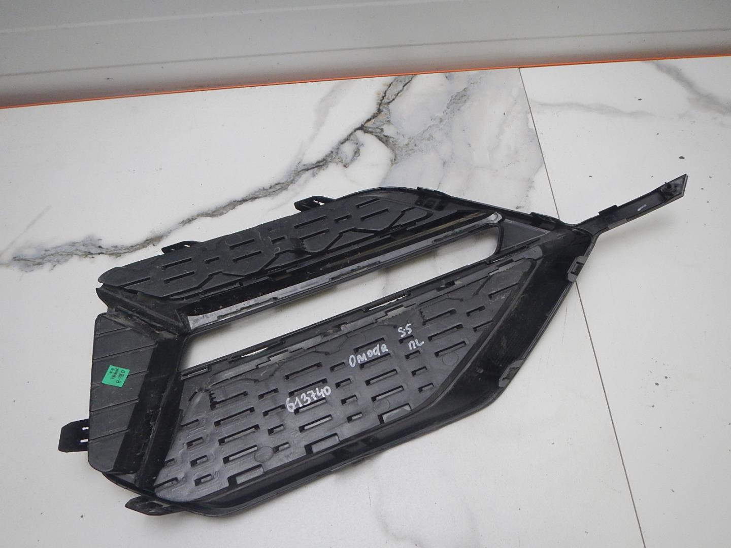 Решетка в бампер левая