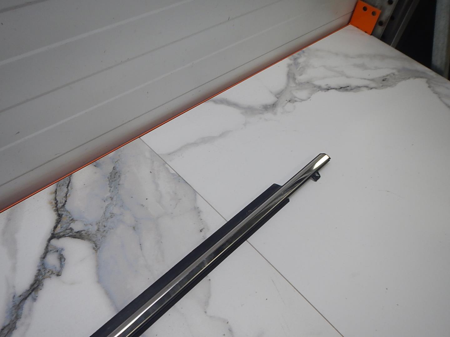 Накладка стекла заднего правого