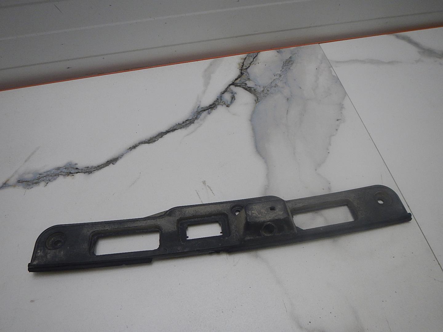 Накладка двери багажника