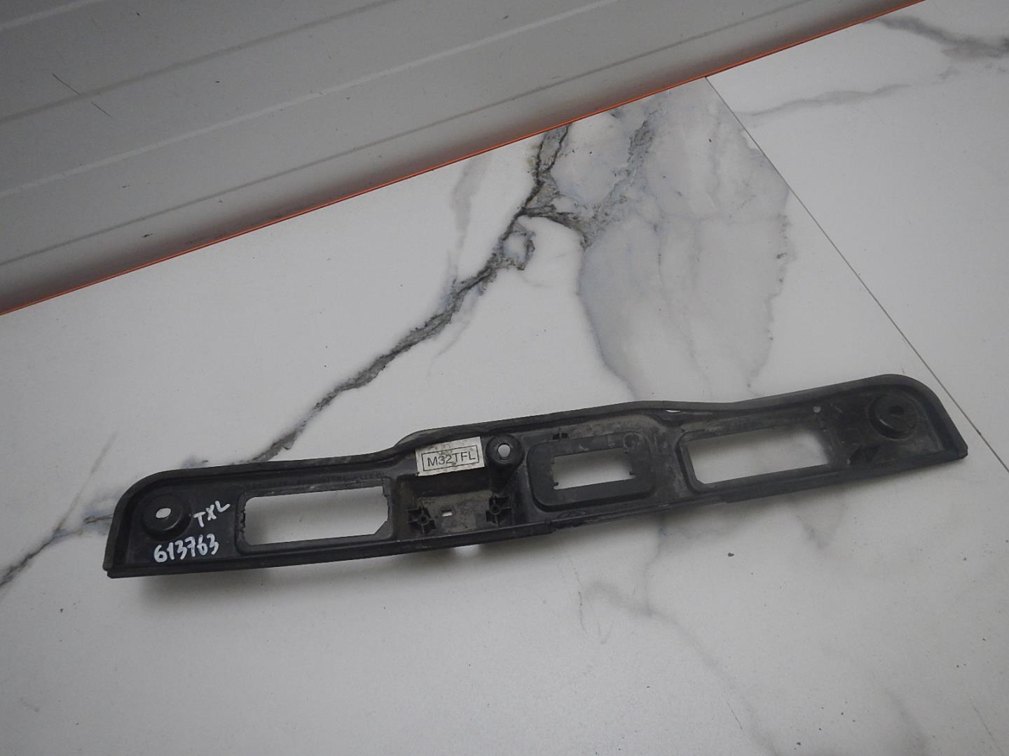 Накладка двери багажника