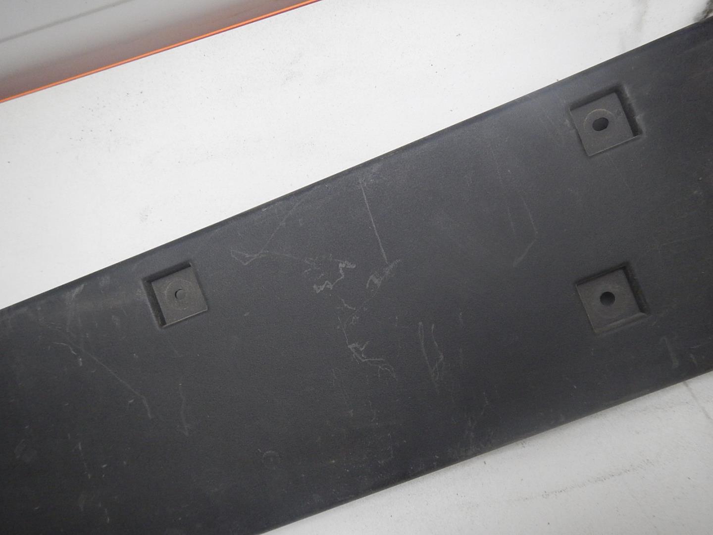 Накладка переднего бампера под номер