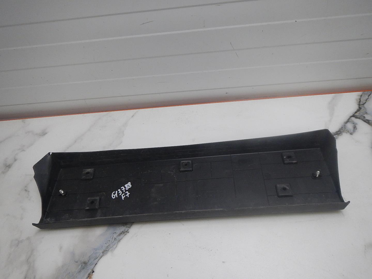 Накладка переднего бампера под номер