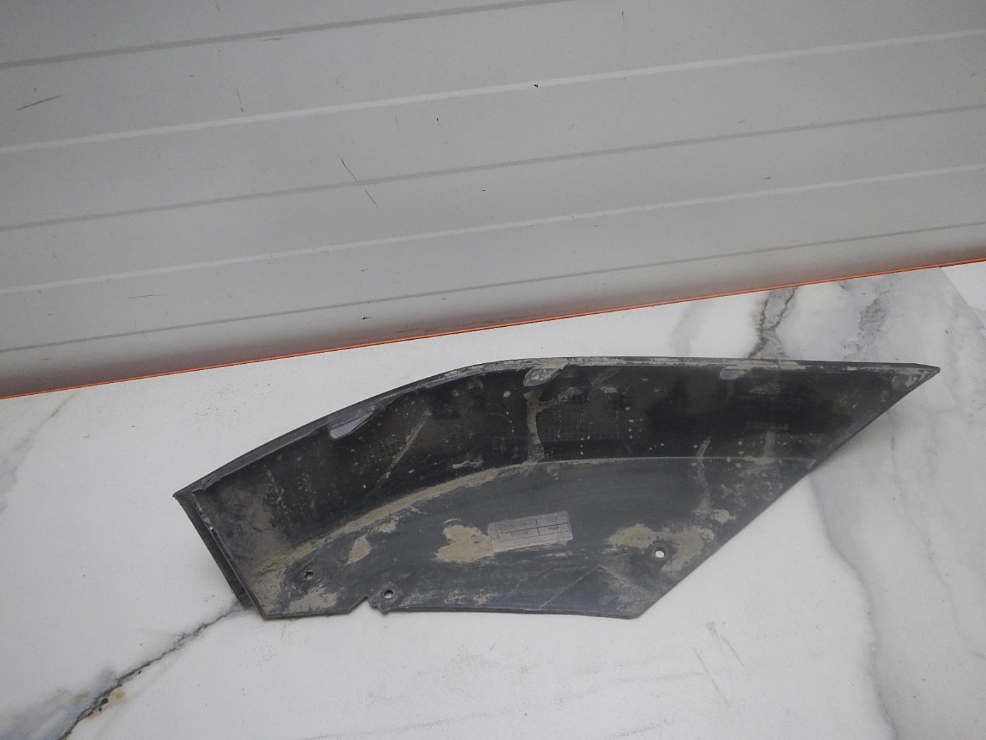 Накладка переднего бампера левая