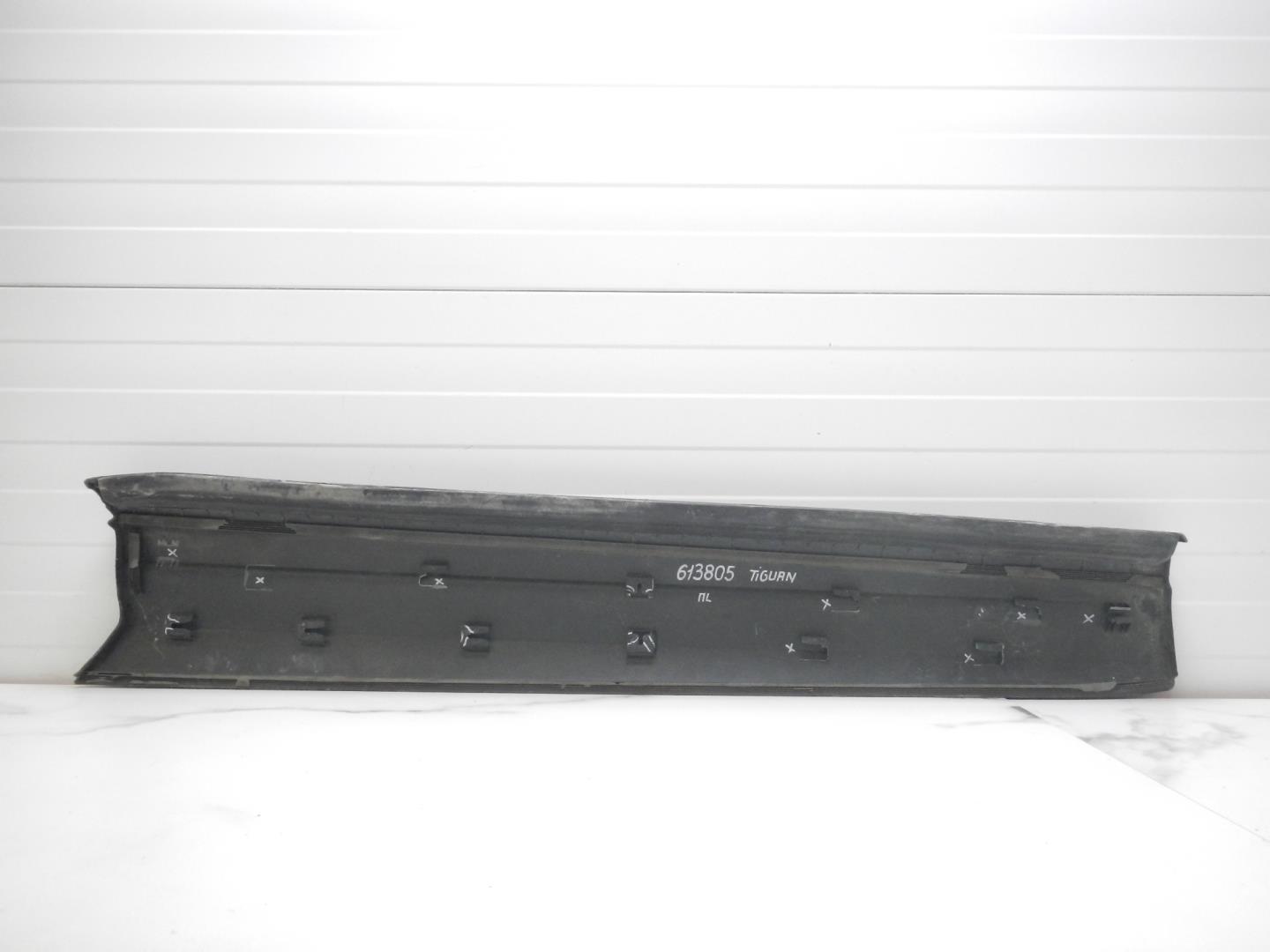 Молдинг передней правой двери