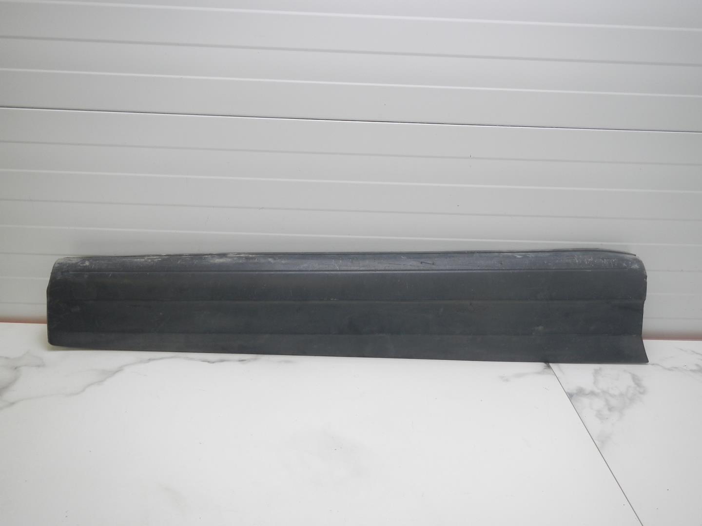 Молдинг передней правой двери