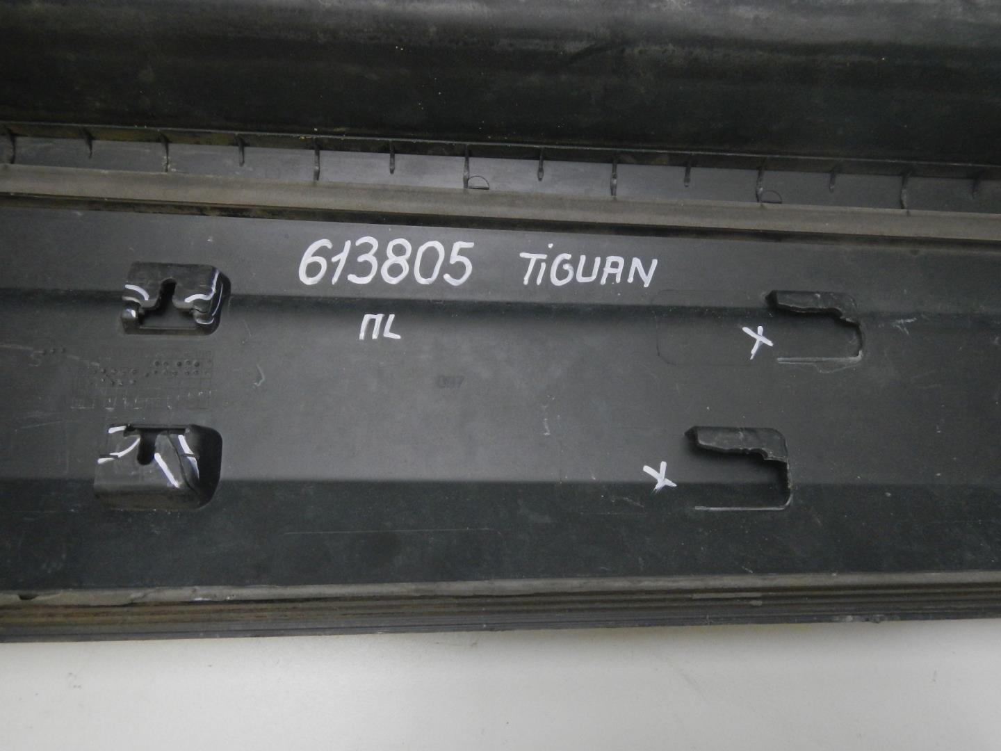 Молдинг передней правой двери