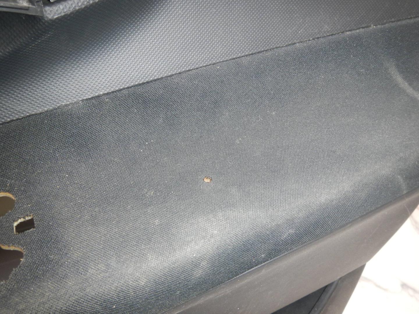 Обшивка двери передней правой