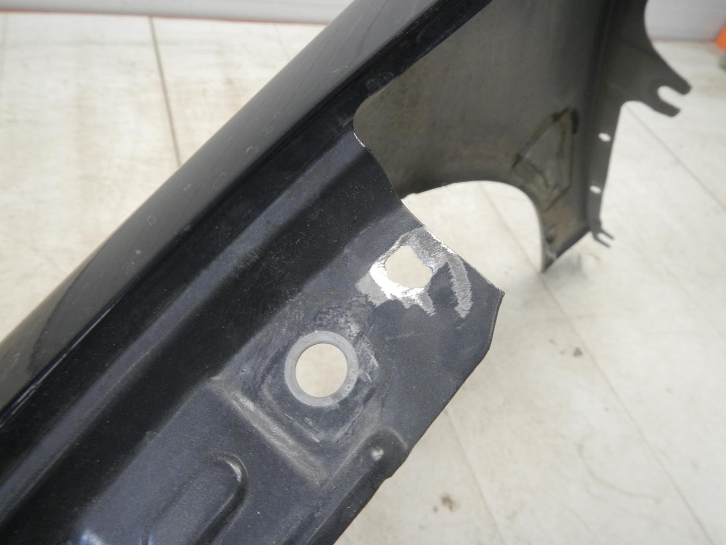 Крыло переднее правое