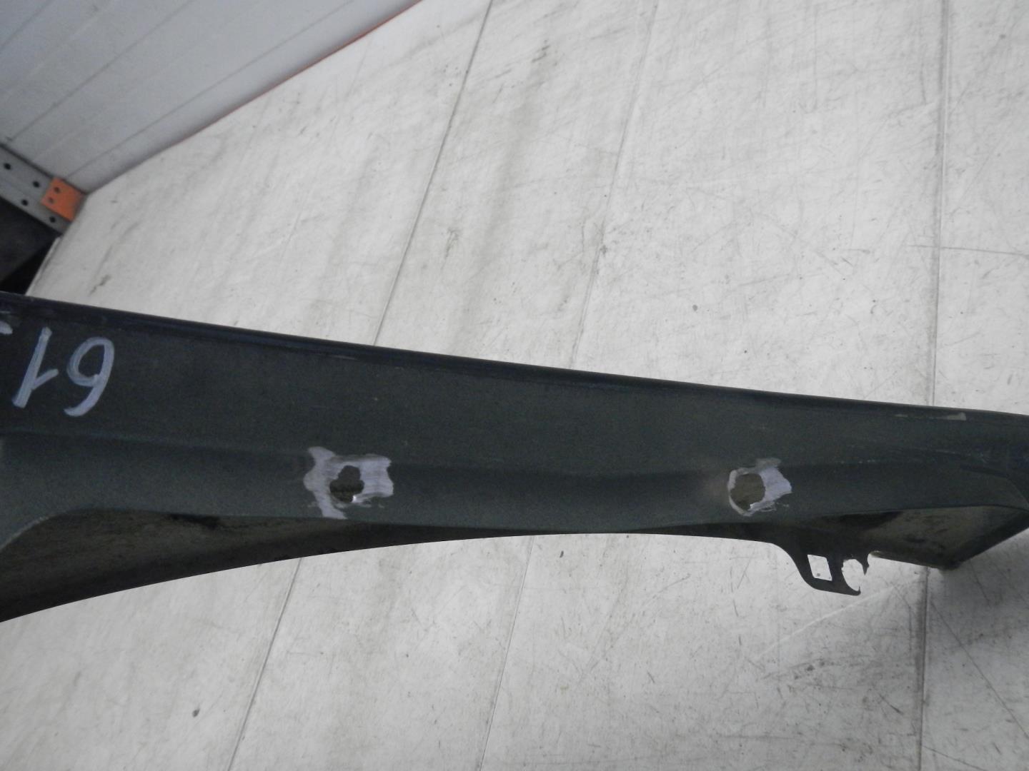 Крыло переднее правое