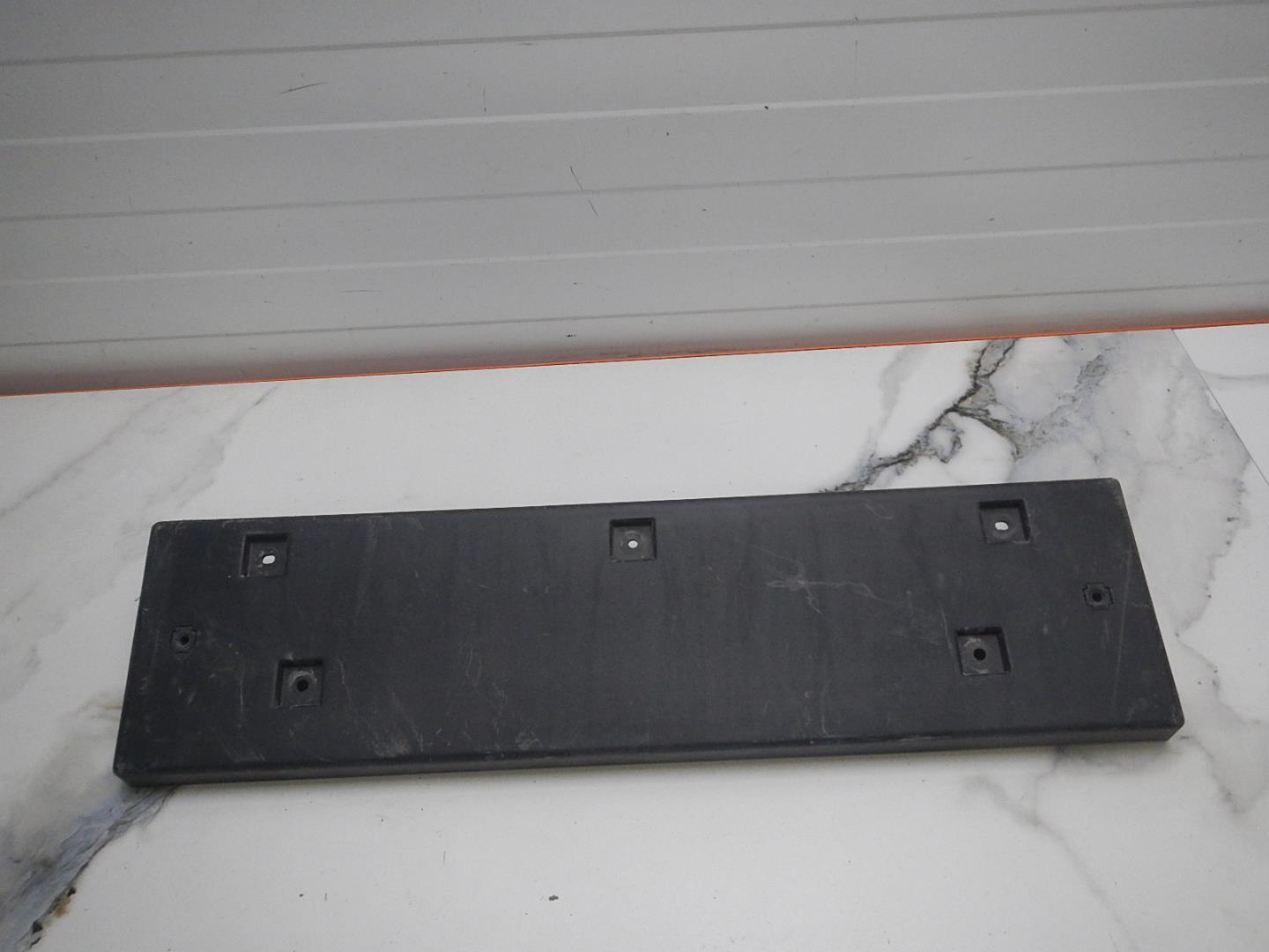 Накладка переднего бампера под номер