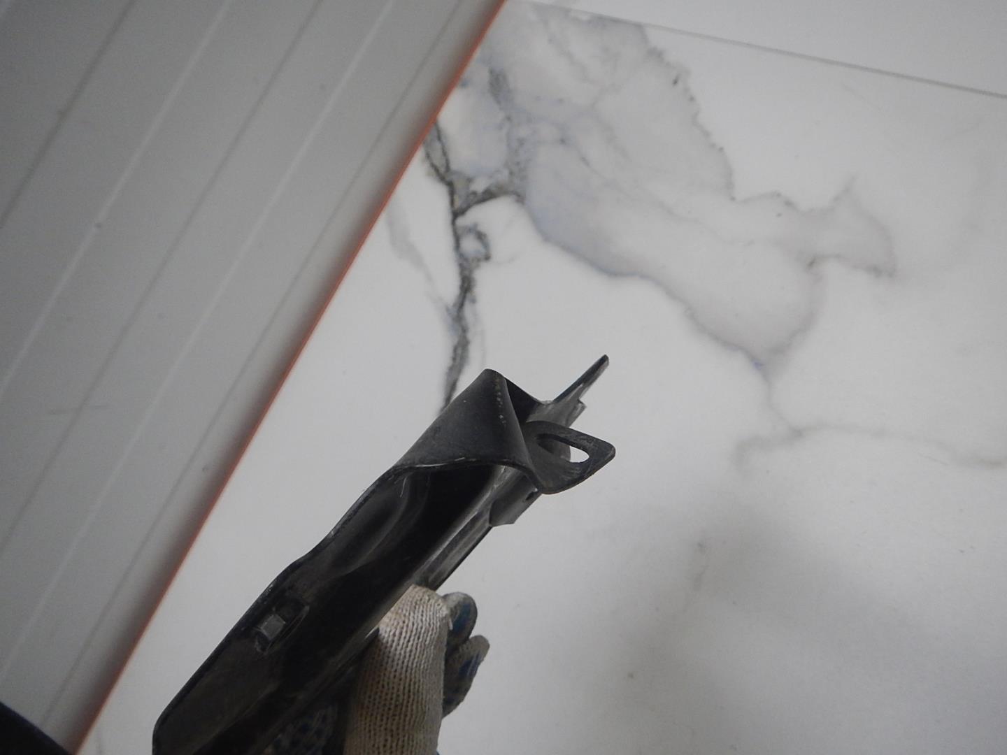 Кронштейн блока управления двигателем