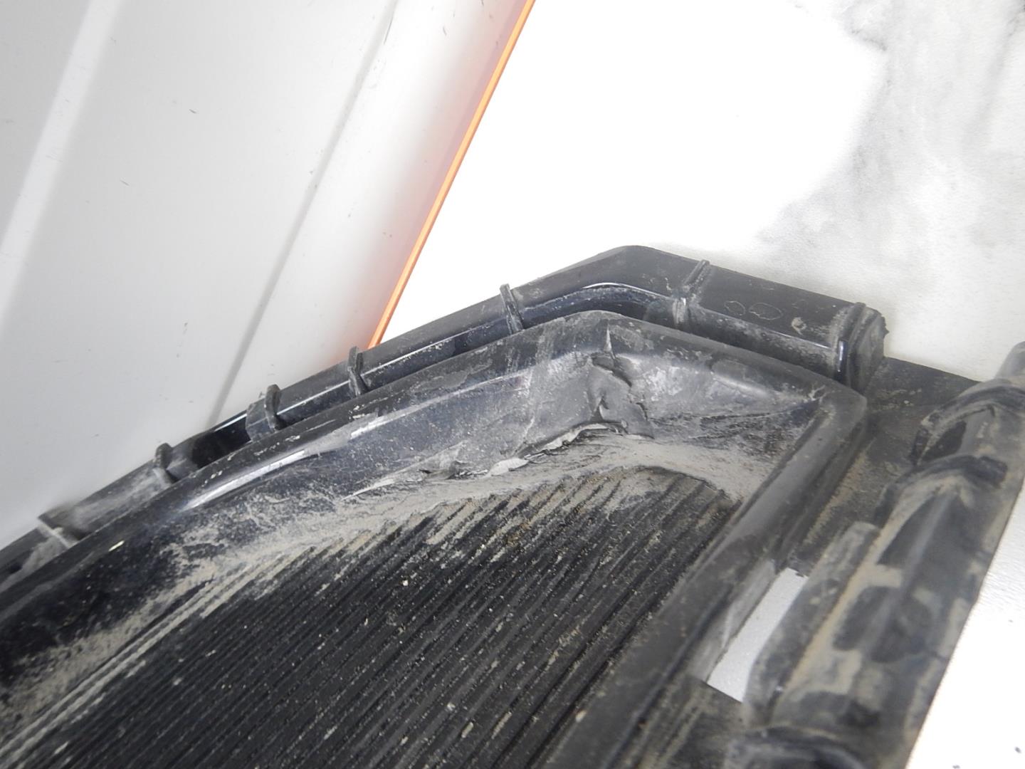 Решетка в бампер центральная