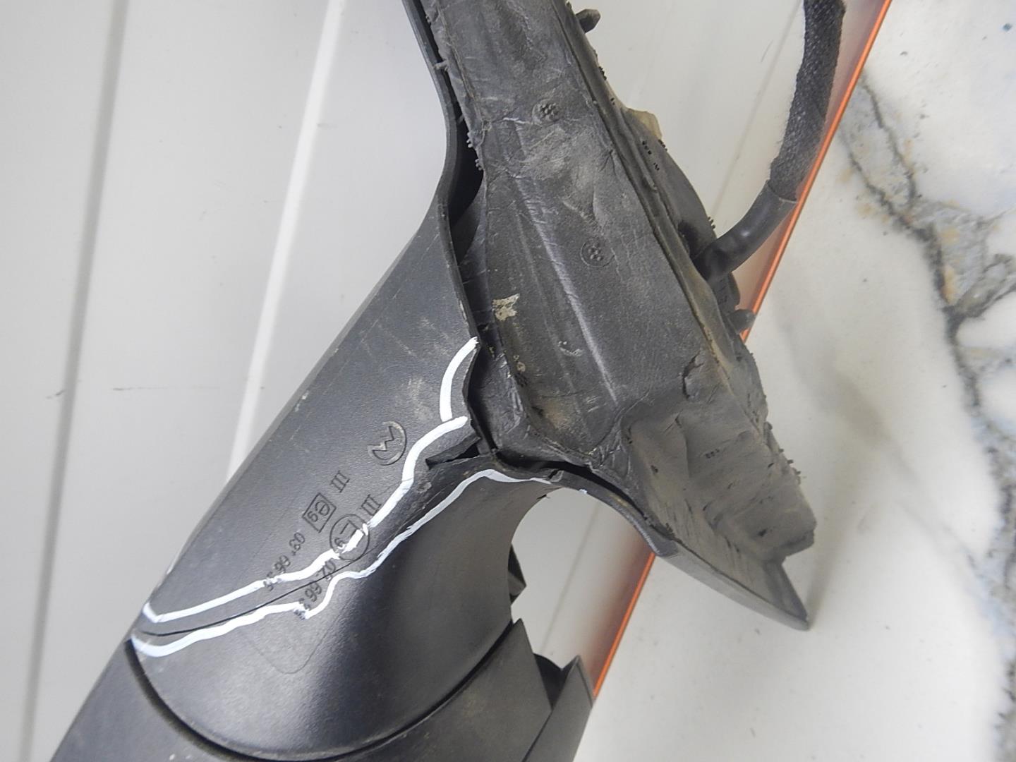 Зеркало правое электрическое