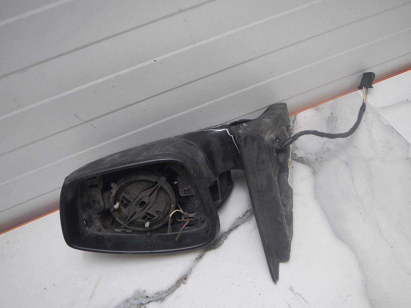 Зеркало правое электрическое