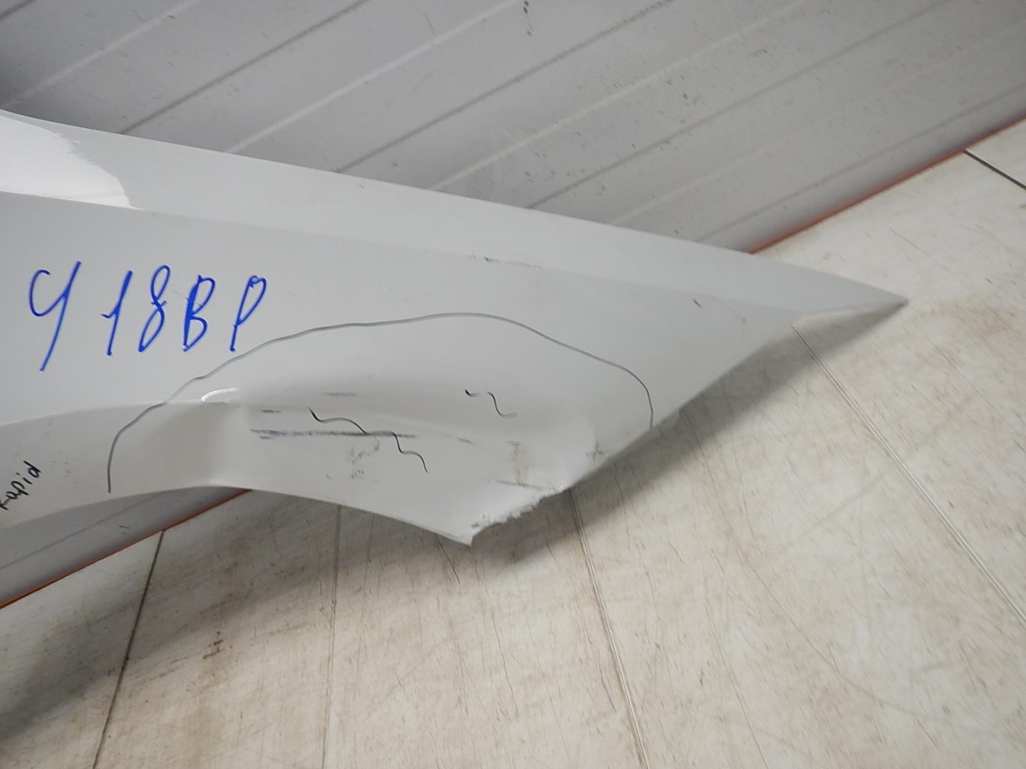 Крыло переднее правое