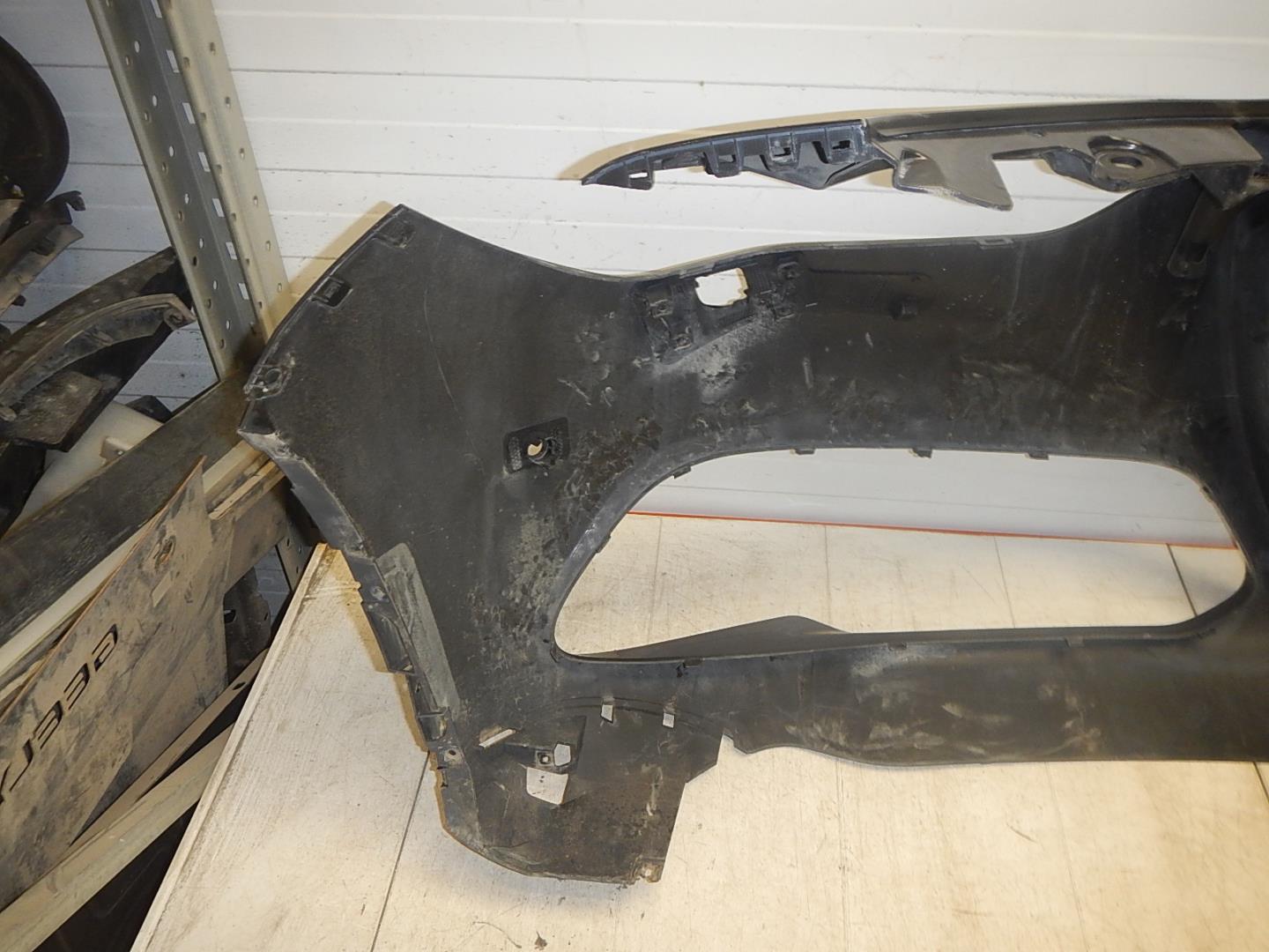 Бампер передний