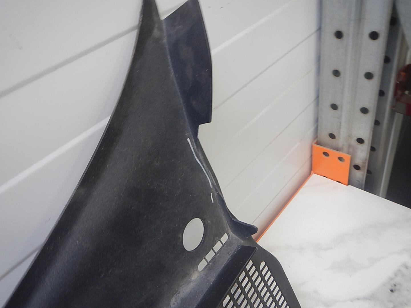 Решетка стеклоочистителей (Жабо)