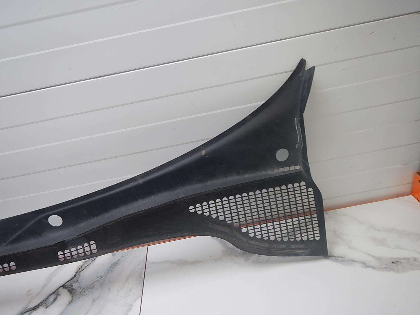 Решетка стеклоочистителей (Жабо)