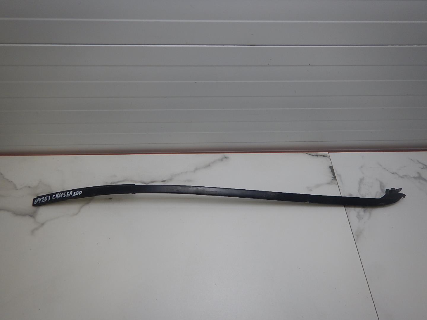 Молдинг лобового стекла