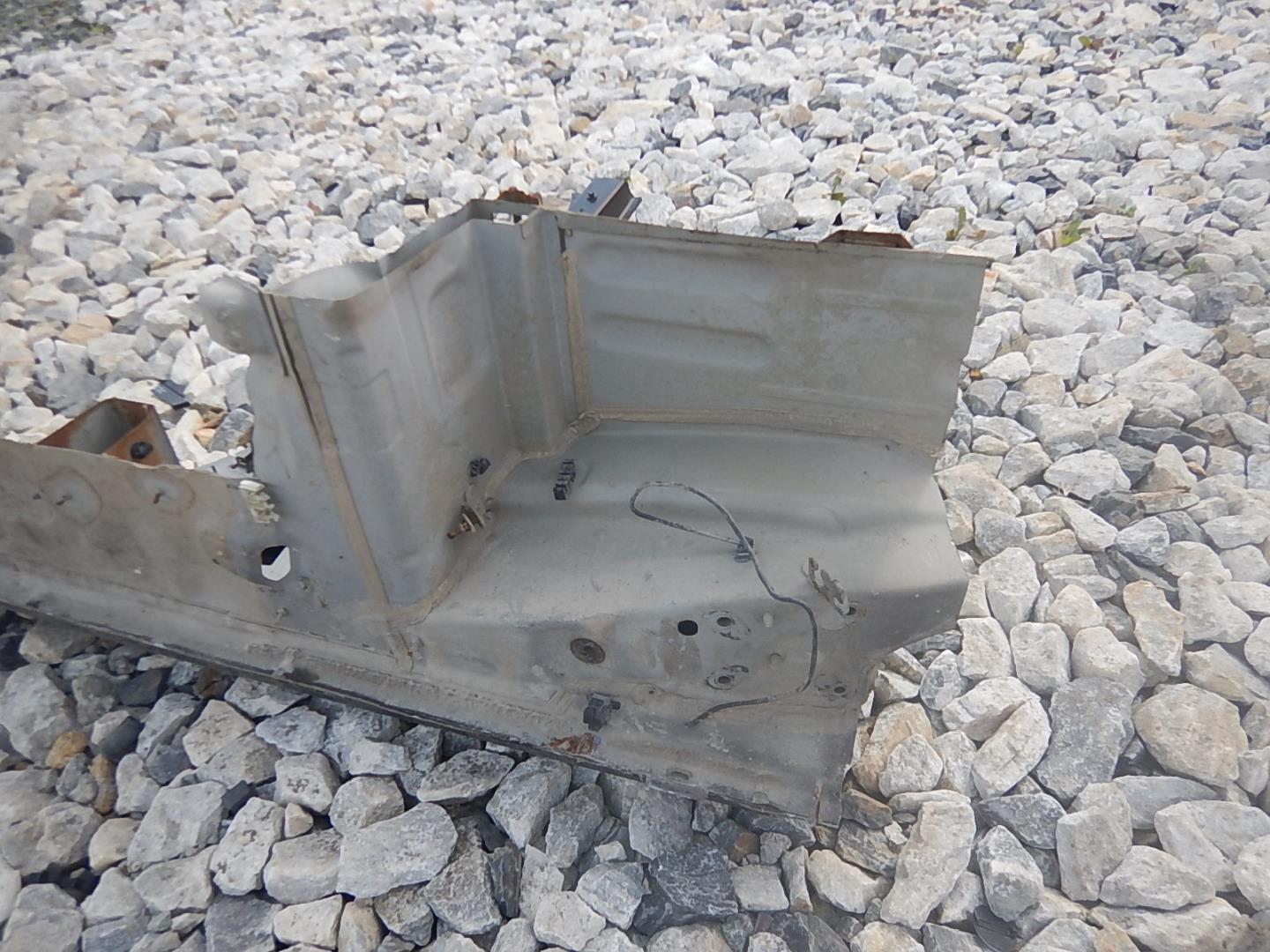 Кузовной элемент