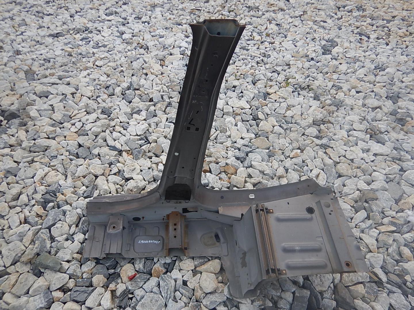 Кузовной элемент