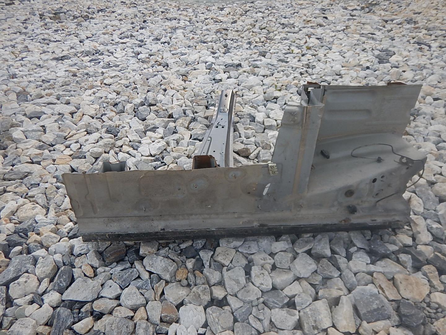 Кузовной элемент