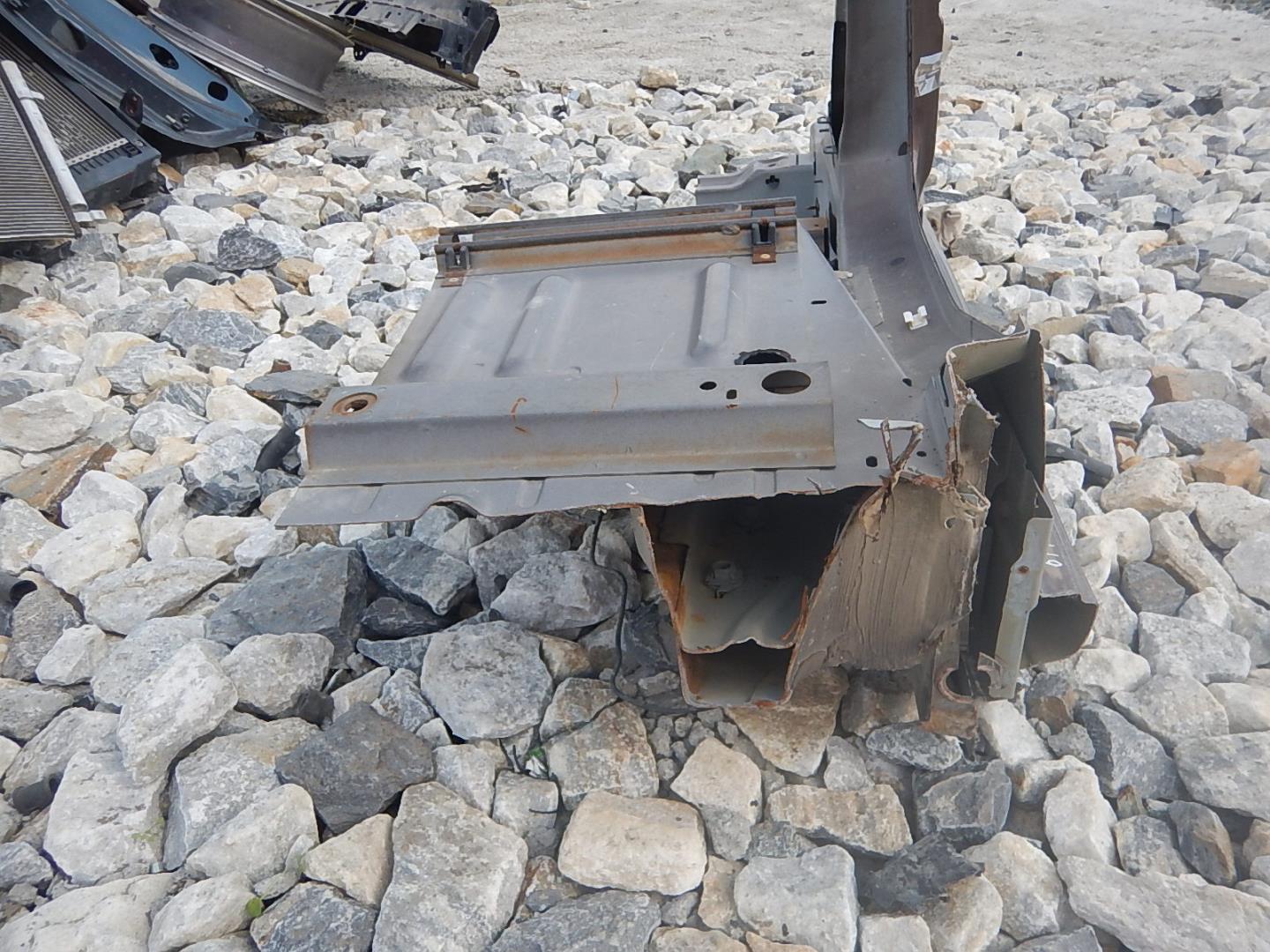 Кузовной элемент