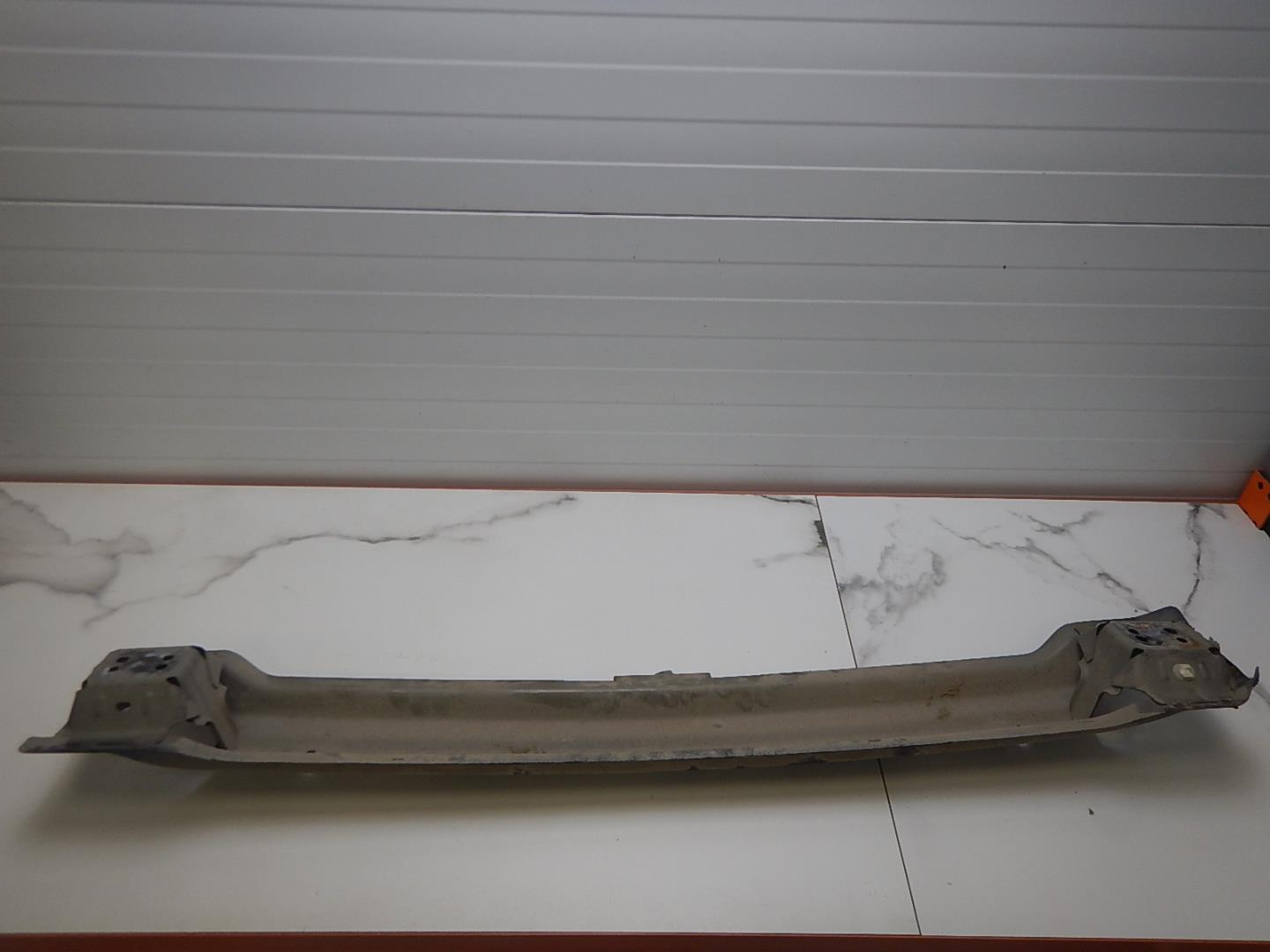 Усилитель заднего бампера