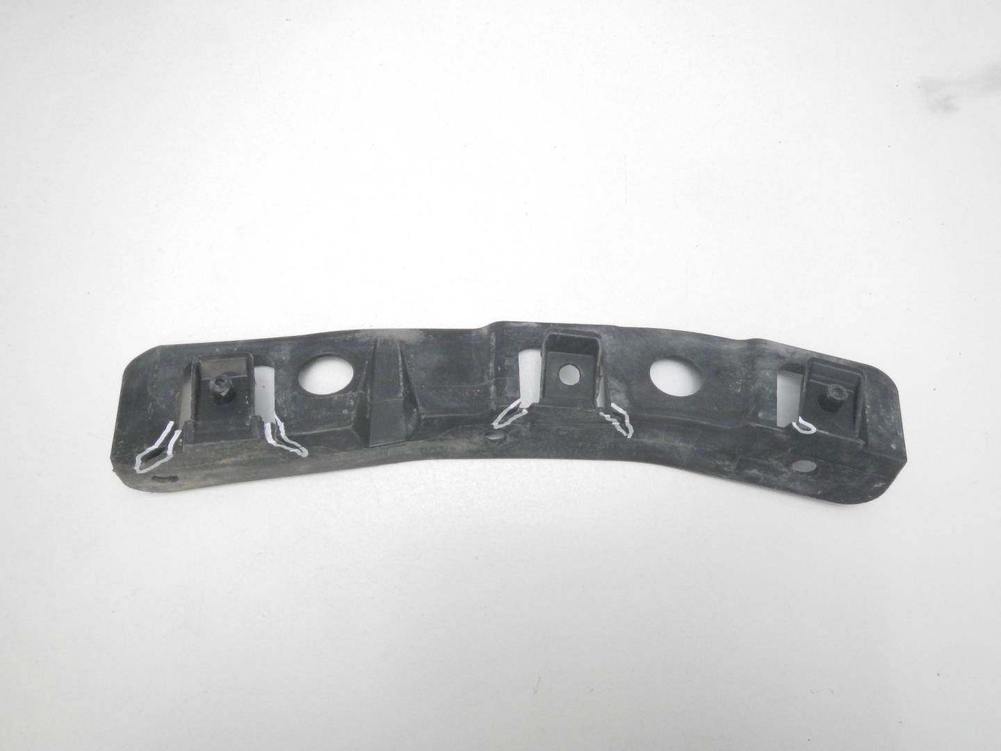 Кронштейн переднего бампера левый