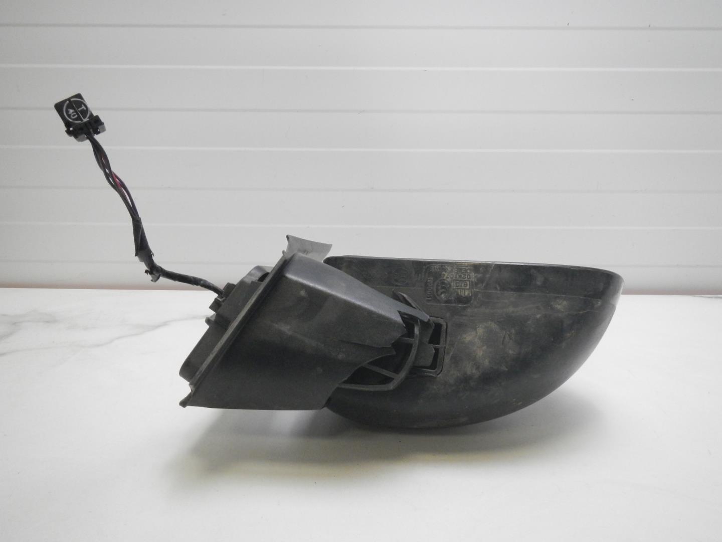 Зеркало правое электрическое