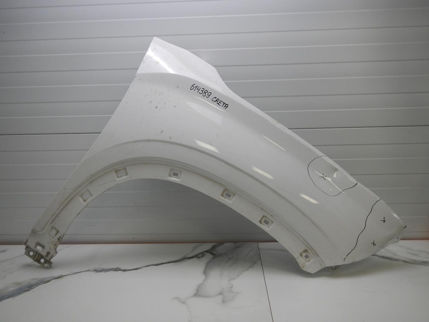 Крыло переднее правое