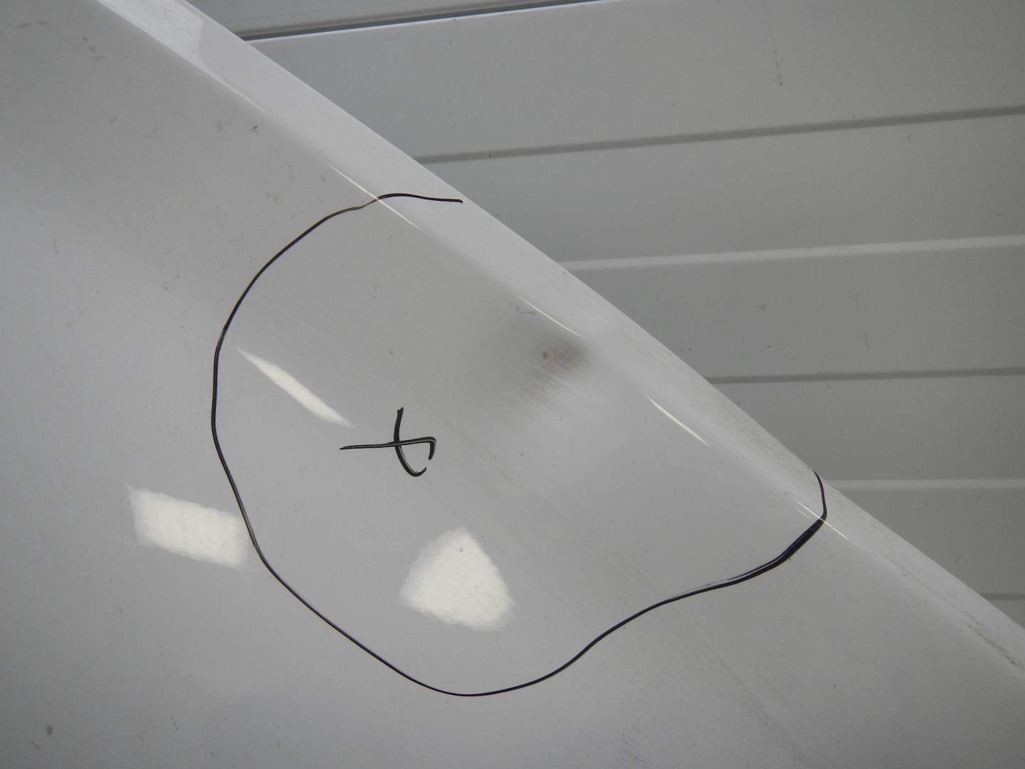 Крыло переднее правое