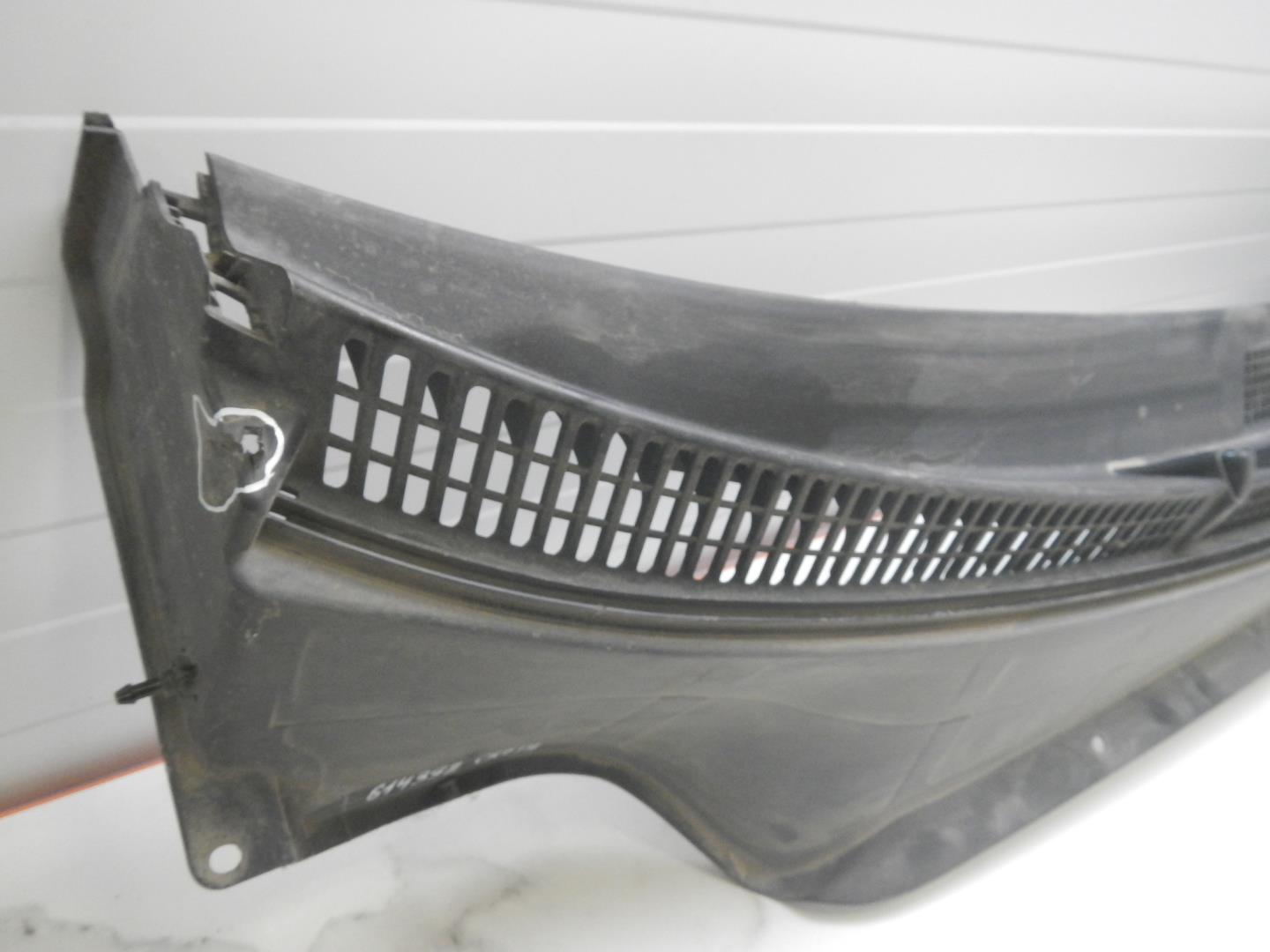 Решетка стеклоочистителей (Жабо)